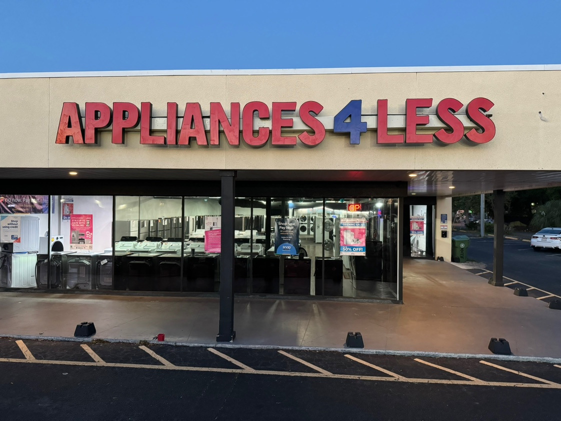 Appliances 4 Less storefront at 1721 9th Street West in Bradenton